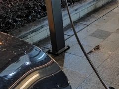 -TESLA 特斯拉(上海太古汇体验店)