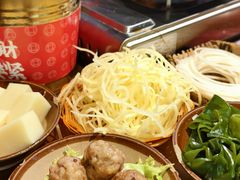 -黔有有贵州酸汤夺夺粉火锅(五味十字店)