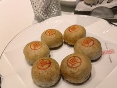 鲜肉月饼-屋里厢上海菜馆