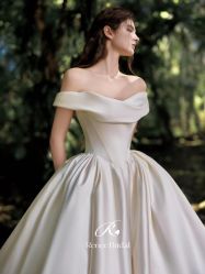 -Renee芮亦婚纱