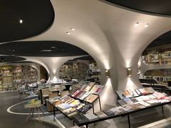 -钟书阁(珍园店)