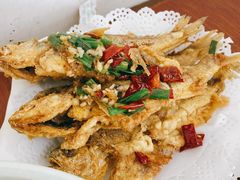 -胡子饮食店