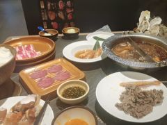 -牛YO寿喜烧·铁板烧和牛火锅自助(市府恒隆店)