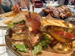 鸡肉汉堡薯条-哈拉硕俄式西餐