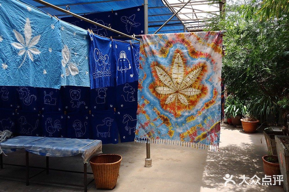 大理蝴蝶泉边，天下白族第一村，著名的扎染之乡