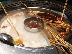 -佰人王串串香火锅(洋珠巷店)