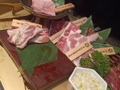 -铭牛烧肉·和牛海鲜自助(高新月牙湖店)