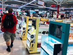 -日上免税店(三径路t3店)