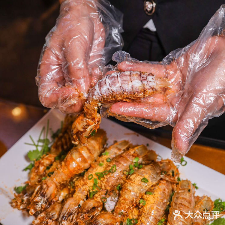 三亚｜开了23年的老牌海鲜店｜好吃不贵必打卡