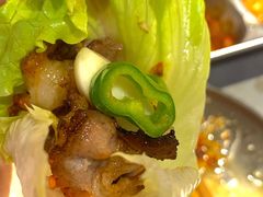 -围炉肉舍•炭烤活鳗•丹东海鲜烤肉(步行街店)