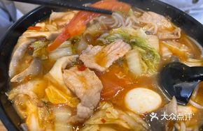 Sichuan-style Boiled Six Fresh Rice Noodles