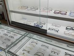 -翰佐蔡司小乐圆·依视路星趣控·暴龙眼镜折扣店
