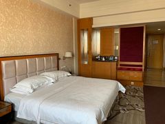 -江门新会碧桂园凤悦凤凰酒店(万达广场店)