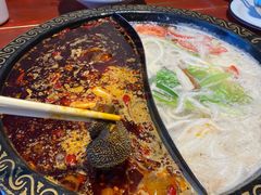 大骨鸳鸯锅-黄家码头老火锅(解放碑旗舰店)