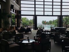 -亚龙湾喜来登·美景台大堂吧