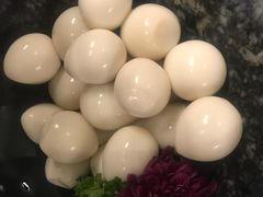 鹌鹑蛋-彩云南七彩一锅