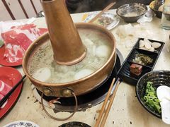 -洞庭洲·防空洞火锅·烧烤·铜锅涮肉(新百广场店)