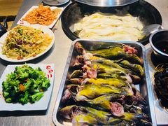-屯老二农家铁锅炖·行业领军者(梅江店)
