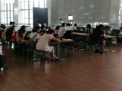 大堂-麦当劳(高铁南站店)