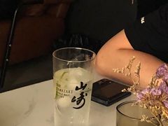 -Mx.cocktail bar