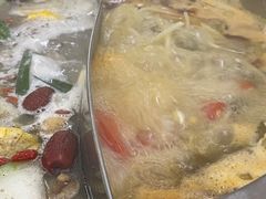 酸辣锅底-周良天山牛杂城(天山路总店)