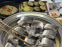 -围炉肉舍•炭烤活鳗•丹东海鲜烤肉(步行街店)