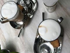榛果拿铁和焦糖拿铁-苏州希尔顿酒店·园大堂吧