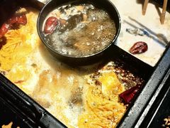 -老牌坊云南鱼豆花火锅(爱建店)