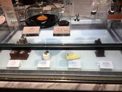 -UNI UNI(环亚凯瑟琳店)