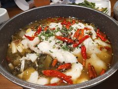 老坛地窖酸菜鱼-隔壁老王·家常云南菜(花巷店)