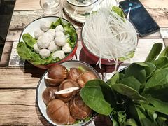 -虾弄弄海派小龙虾·牛羊蝎子火锅