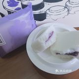 甜度恰好。可，多吃几小包，会稍甜腻了些