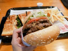 -The Habit Burger Grill 哈比特汉堡(复兴soho店)