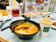 午餐肉火腿肠冬阴功米线-华嫂冰室(尖沙咀店)