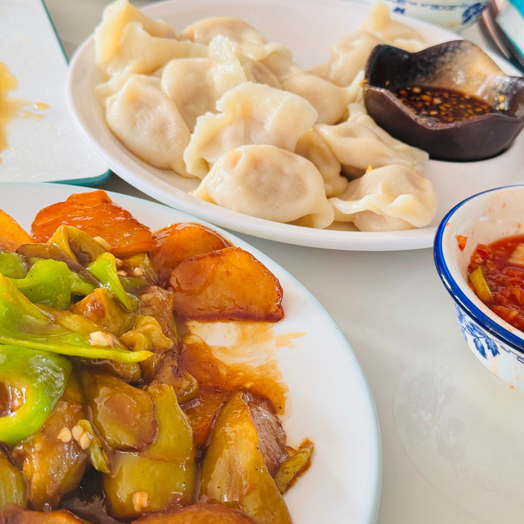 来长白山的第一顿,实惠的东北菜,老板还送