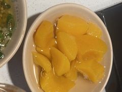 -老牌坊云南鱼豆花火锅(哈西万达店)