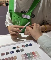 -孔雀手美甲美睫护理