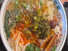 -云阿蛮云南生烫牛肉米线(奉贤路店)