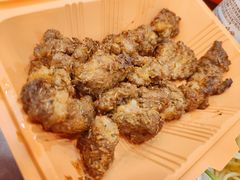 边上西安饭庄的羊肉串-新川面馆(新街口起源店)