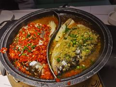-阿瓦山寨·湘菜现炒·剁椒鱼头王(咸阳总店)