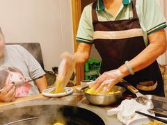 -锅老头海鲜铁锅炖