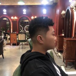 -十六番发型师事务所
