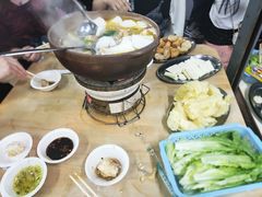 炭炉果鸡煲-威邵鸡煲(西华路总店)