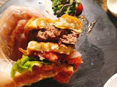 -HIGH FIVE哈福手工汉堡(桂林路店)