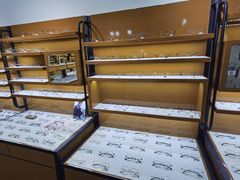 -罗伯特眼镜·蔡司官方授权(罗湖国贸店)