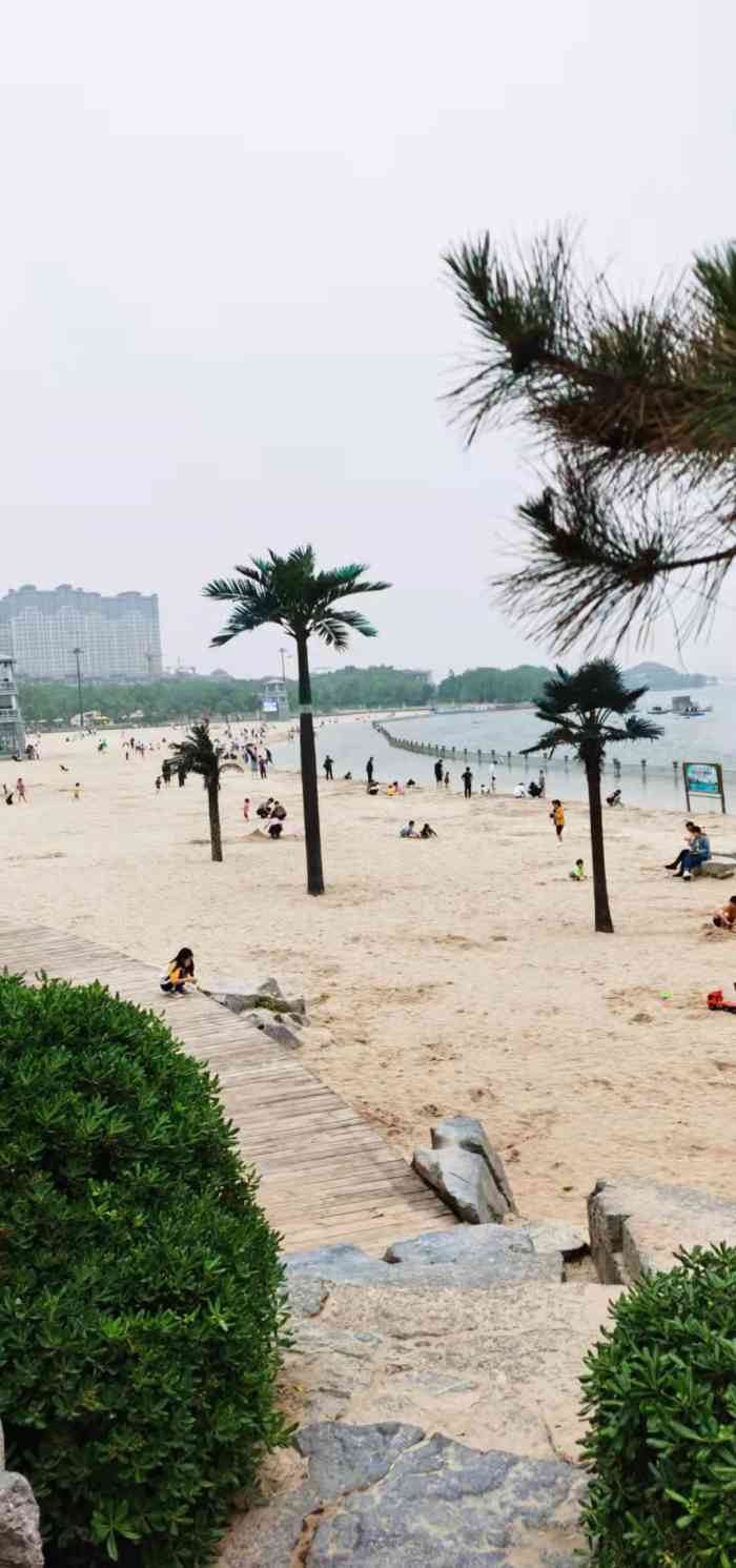 汴西湖儿童欢乐园-"中午在那休息了一会,夏天的时候乘凉的人很.