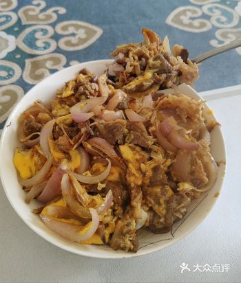 牛肉滑蛋盖饭，有手就会！