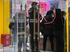 -泡泡玛特POPMART(上海环球港店)