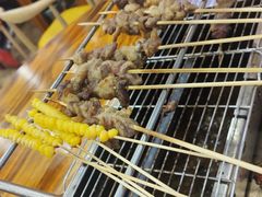 -哈尔滨小酒馆·鲜肉现穿自助烧烤(康新花园店)