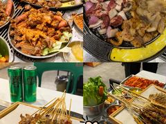 -山野的朋友露营炭火烤肉